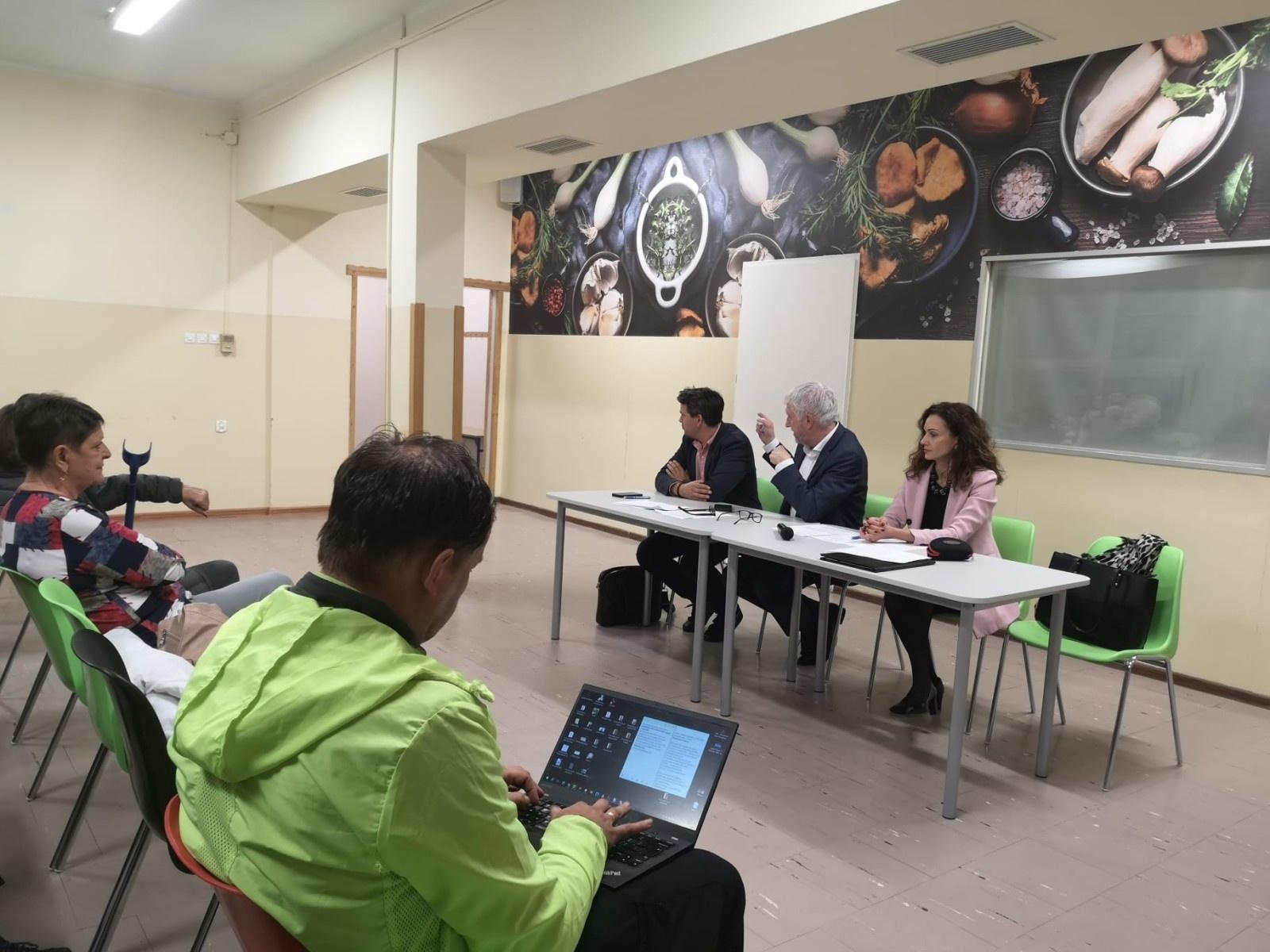 Zdjęcie w galerii na portalu naszraciborz.pl: Prezydent dziękuje mieszkańcom za obecność na spotkaniach dzielnicowych wiadomości z regionu