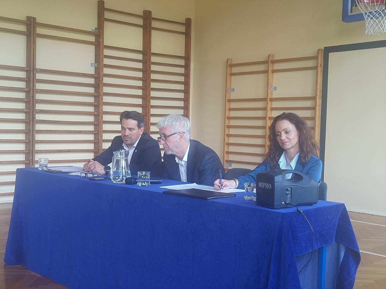 Zdjęcie w galerii na portalu naszraciborz.pl: Prezydent dziękuje mieszkańcom za obecność na spotkaniach dzielnicowych wiadomości z regionu