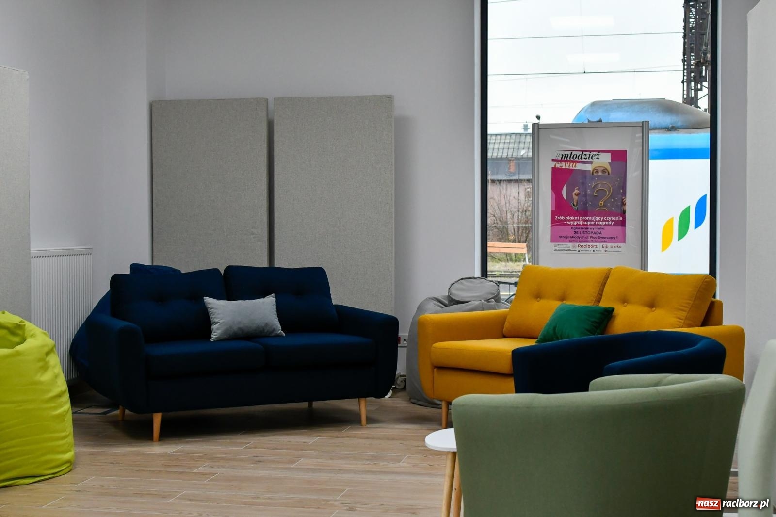 Zdjęcie w galerii na portalu naszraciborz.pl: Na nowym dworcu PKP otwarto Stację Młodych wiadomości z regionu