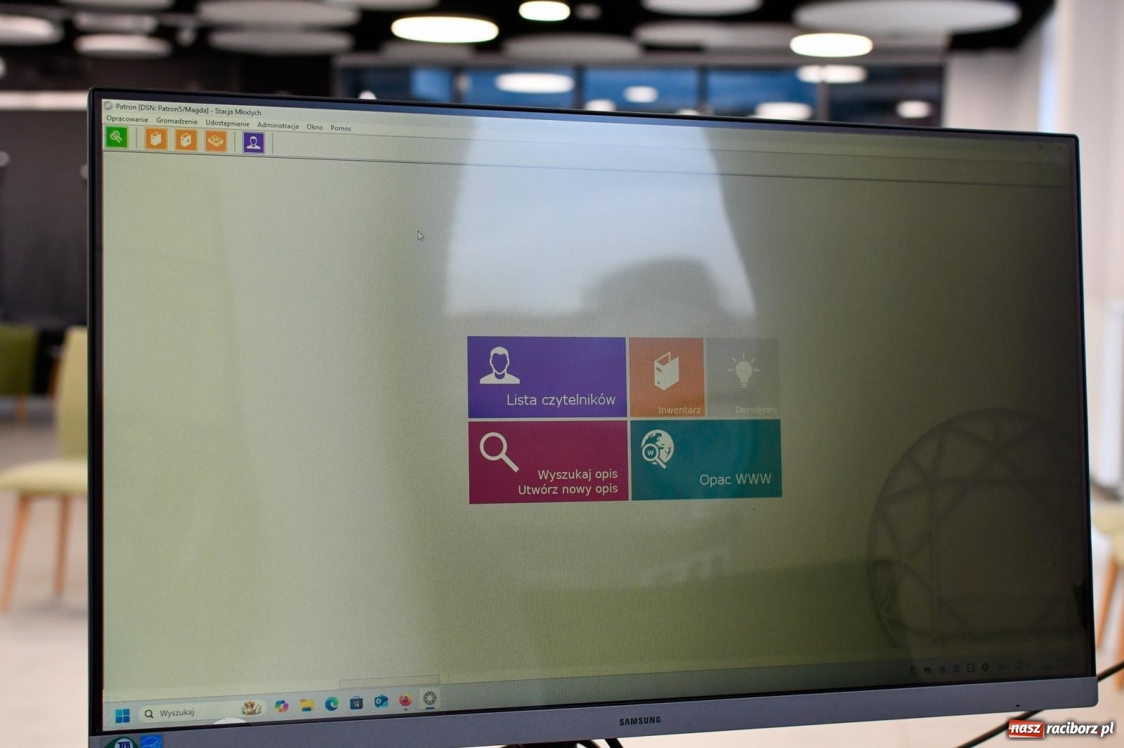 Zdjęcie w galerii na portalu naszraciborz.pl: Na nowym dworcu PKP otwarto Stację Młodych wiadomości z regionu