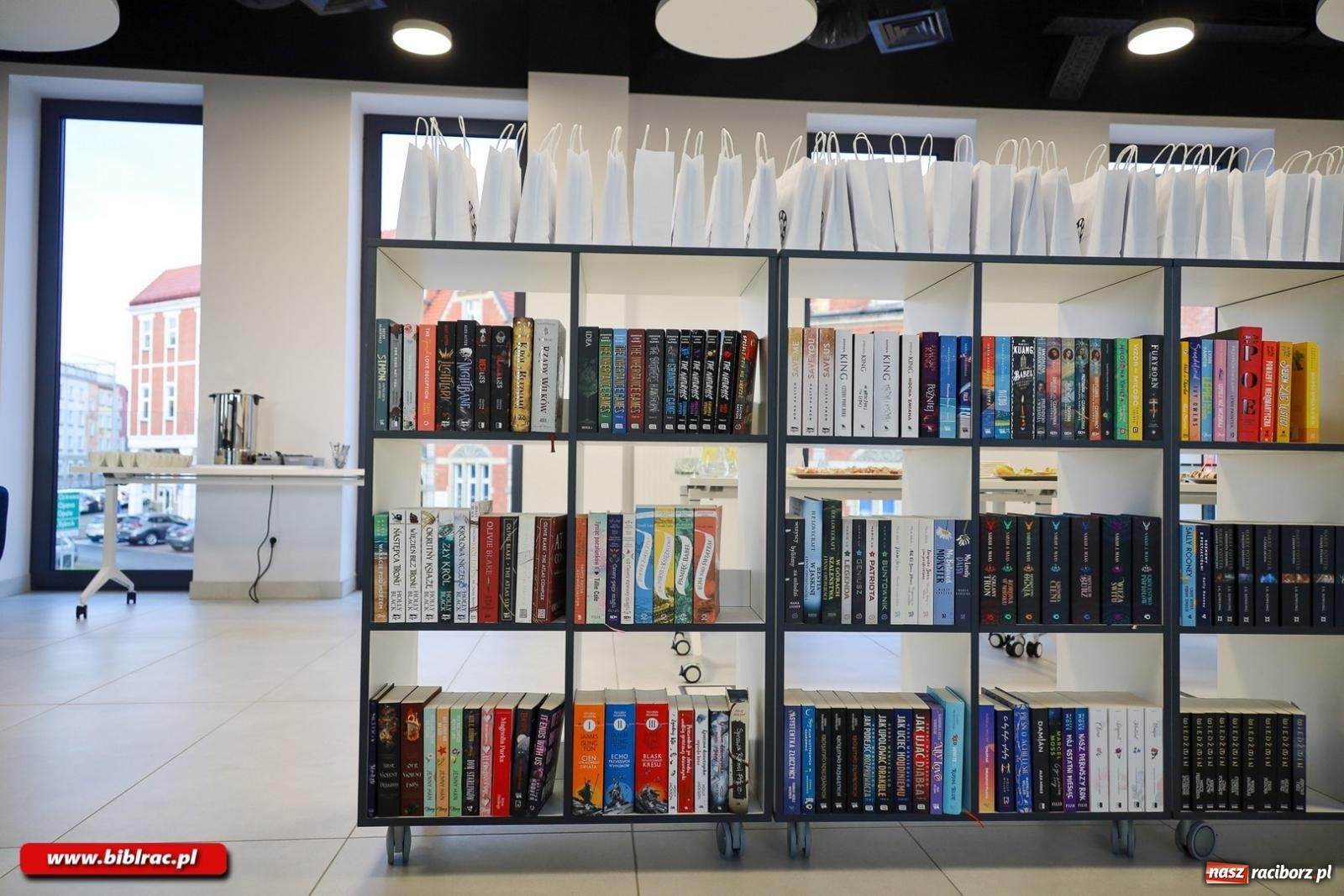 Zdjęcie w galerii na portalu naszraciborz.pl: Na nowym dworcu PKP otwarto Stację Młodych wiadomości z regionu