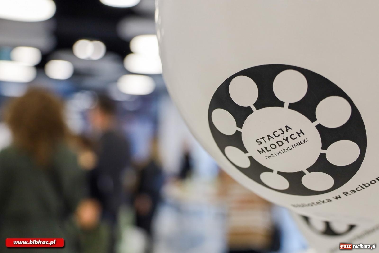 Zdjęcie w galerii na portalu naszraciborz.pl: Na nowym dworcu PKP otwarto Stację Młodych wiadomości z regionu