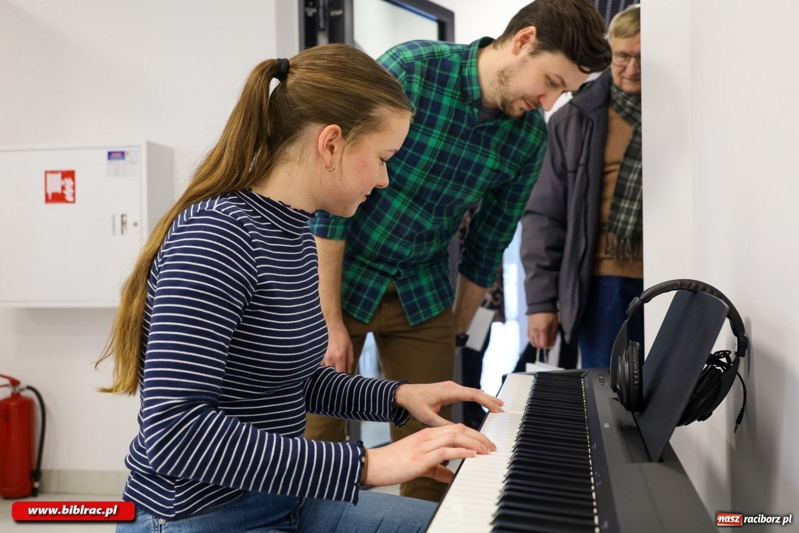 Zdjęcie w galerii na portalu naszraciborz.pl: Na nowym dworcu PKP otwarto Stację Młodych wiadomości z regionu