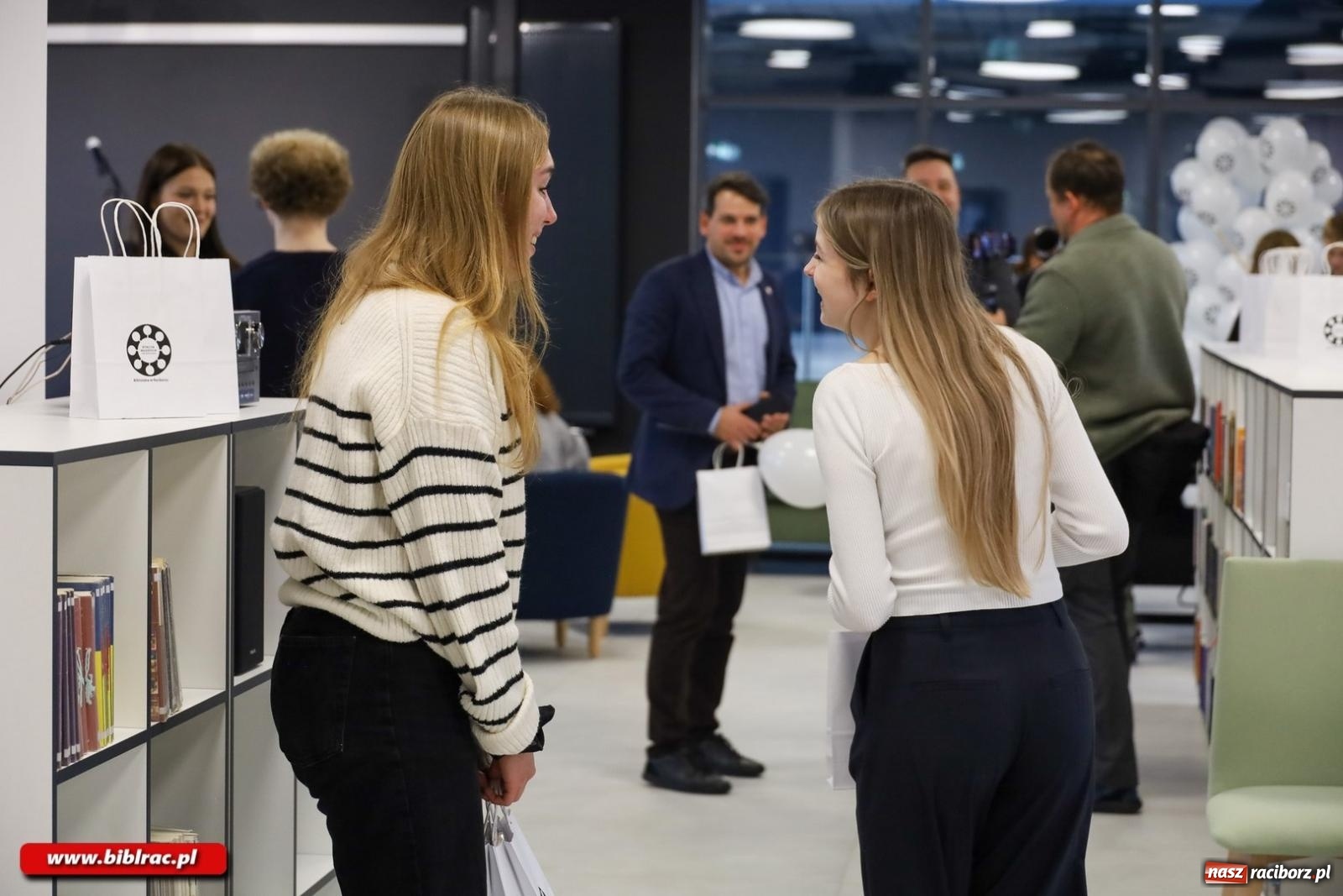 Zdjęcie w galerii na portalu naszraciborz.pl: Na nowym dworcu PKP otwarto Stację Młodych wiadomości z regionu