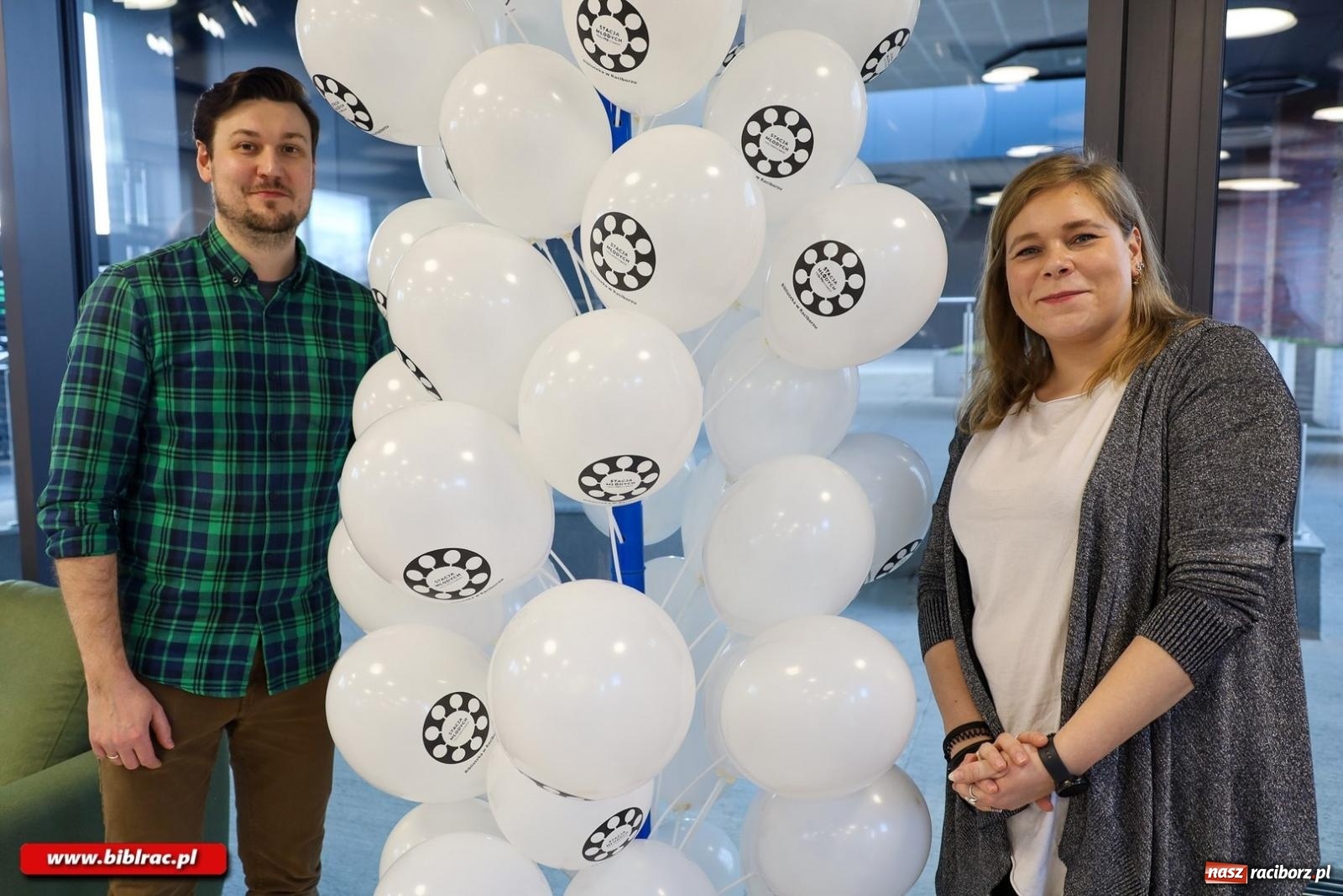 Zdjęcie w galerii na portalu naszraciborz.pl: Na nowym dworcu PKP otwarto Stację Młodych wiadomości z regionu