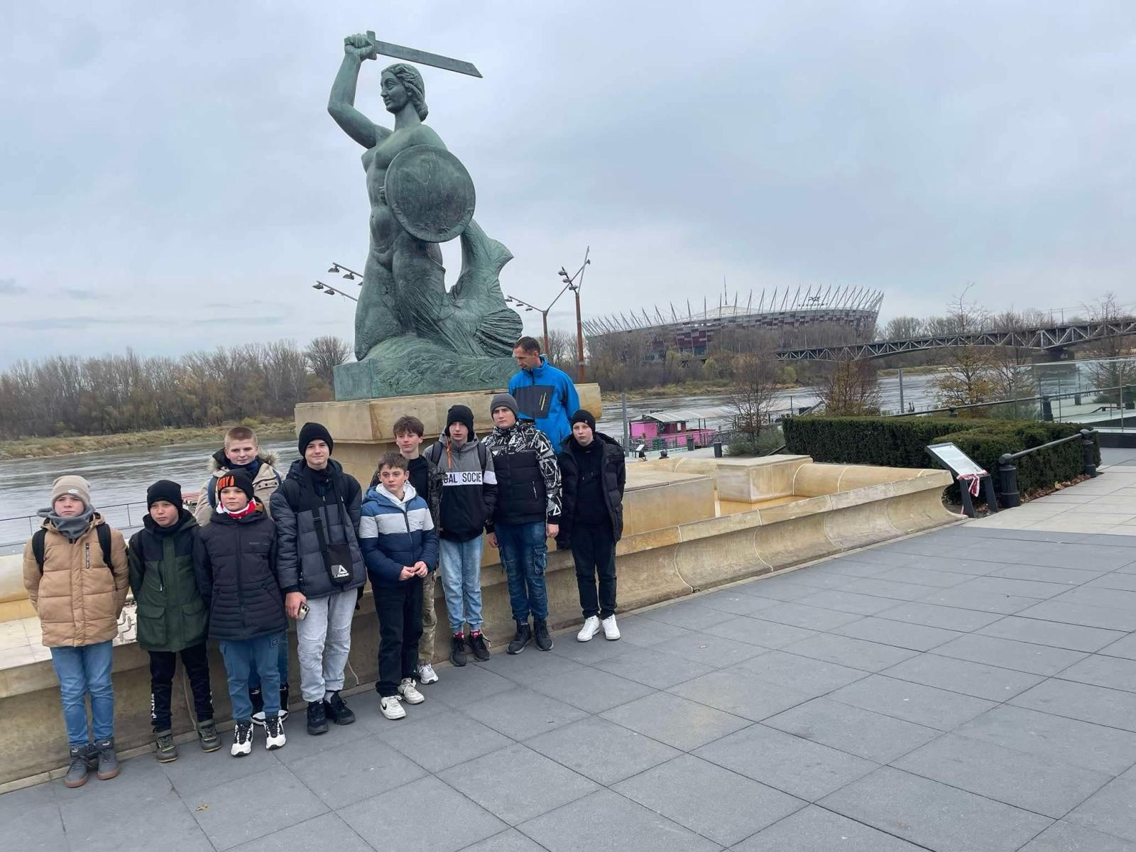 Zdjęcie w galerii na portalu naszraciborz.pl: Z Orlika na Stadion – wielka przygoda uczniów z Tworkowa na PGE Narodowym wiadomości z regionu