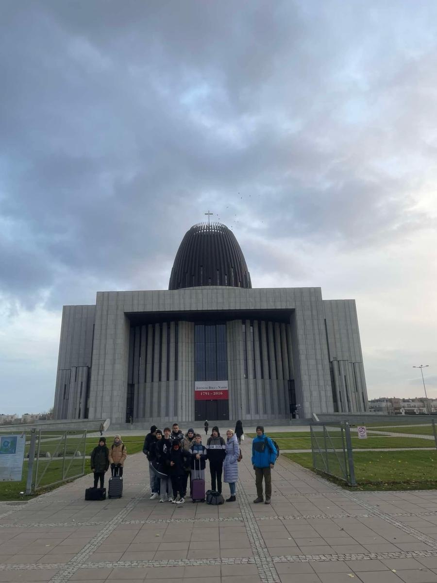 Zdjęcie w galerii na portalu naszraciborz.pl: Z Orlika na Stadion – wielka przygoda uczniów z Tworkowa na PGE Narodowym wiadomości z regionu