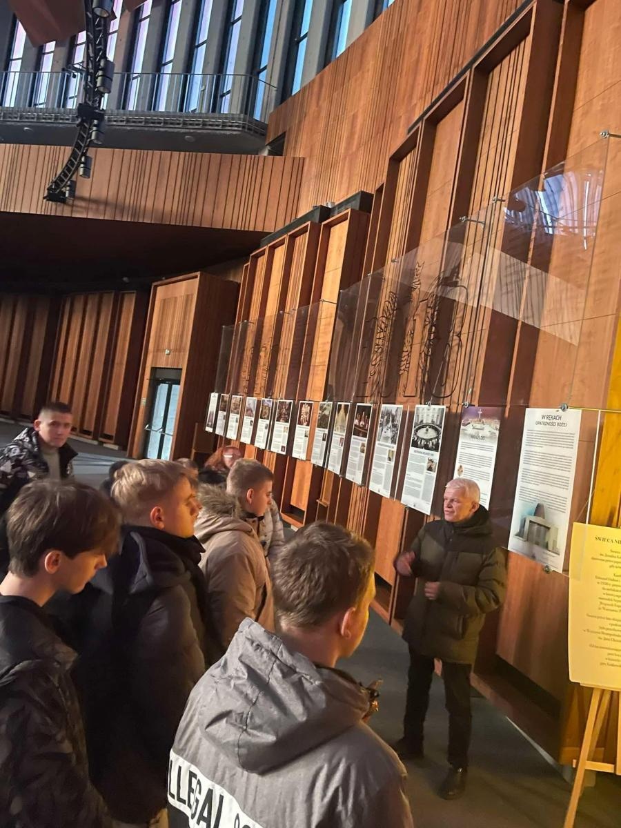 Zdjęcie w galerii na portalu naszraciborz.pl: Z Orlika na Stadion – wielka przygoda uczniów z Tworkowa na PGE Narodowym wiadomości z regionu