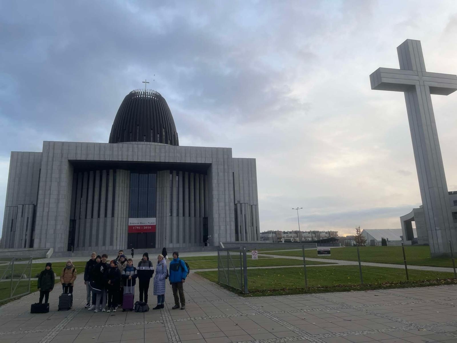 Zdjęcie w galerii na portalu naszraciborz.pl: Z Orlika na Stadion – wielka przygoda uczniów z Tworkowa na PGE Narodowym wiadomości z regionu