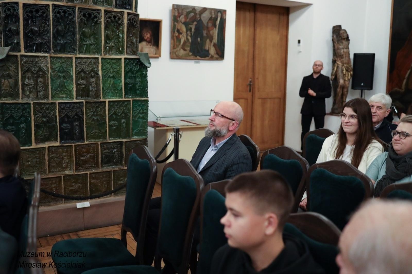 Zdjęcie w galerii na portalu naszraciborz.pl: Wieczór historyczny Pamięć i wdzięczność w raciborskim muzeum wiadomości z regionu