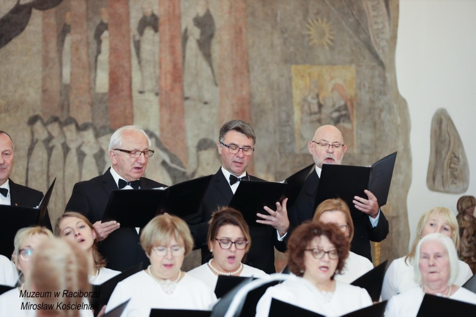 Zdjęcie w galerii na portalu naszraciborz.pl: Wieczór historyczny Pamięć i wdzięczność w raciborskim muzeum wiadomości z regionu