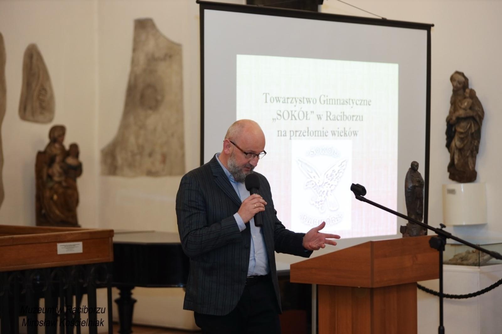 Zdjęcie w galerii na portalu naszraciborz.pl: Wieczór historyczny Pamięć i wdzięczność w raciborskim muzeum wiadomości z regionu