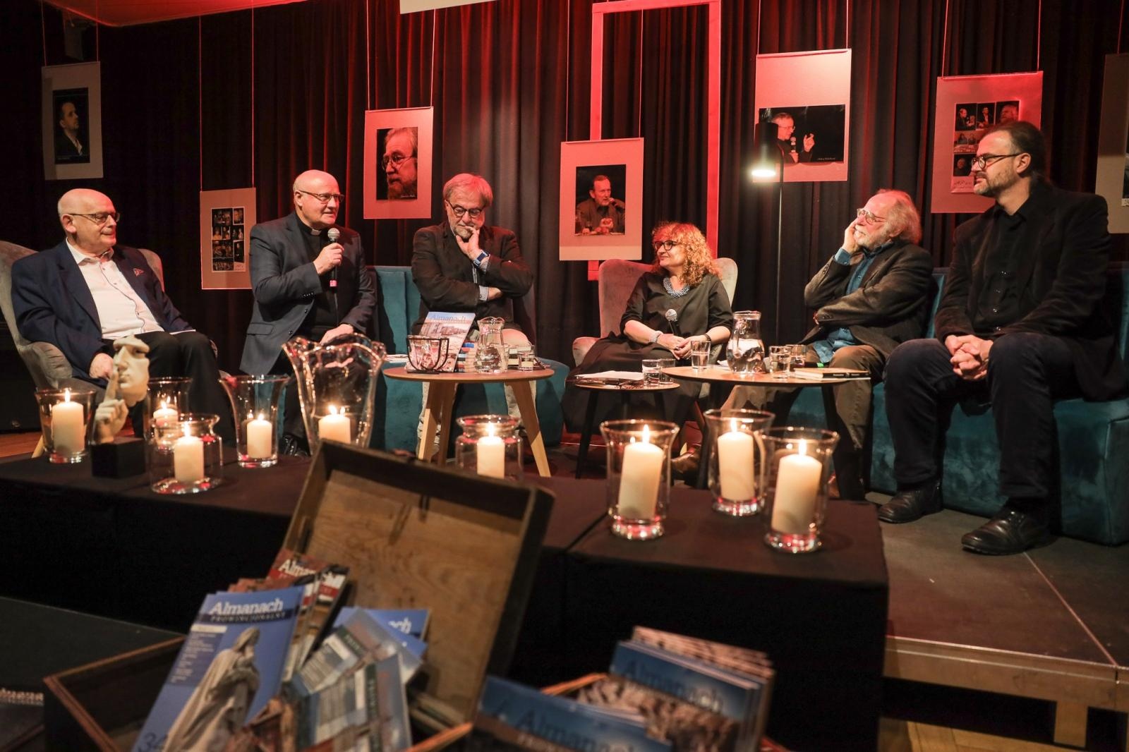 Zdjęcie w galerii na portalu naszraciborz.pl: 40 numerów Almanachu Prowincjonalnego wiadomości z regionu