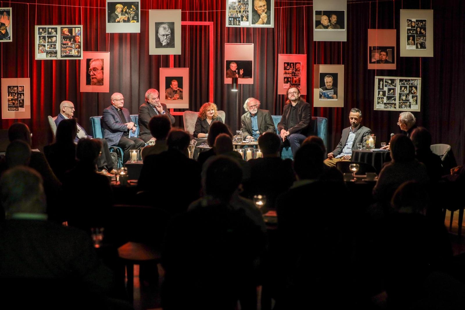 Zdjęcie w galerii na portalu naszraciborz.pl: 40 numerów Almanachu Prowincjonalnego wiadomości z regionu