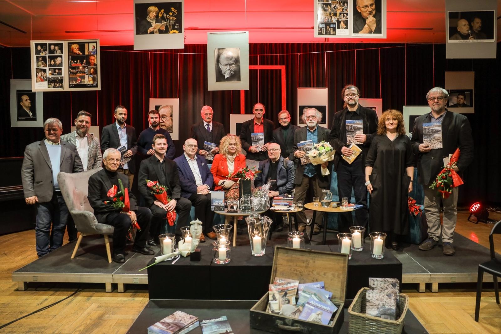 Zdjęcie w galerii na portalu naszraciborz.pl: 40 numerów Almanachu Prowincjonalnego wiadomości z regionu