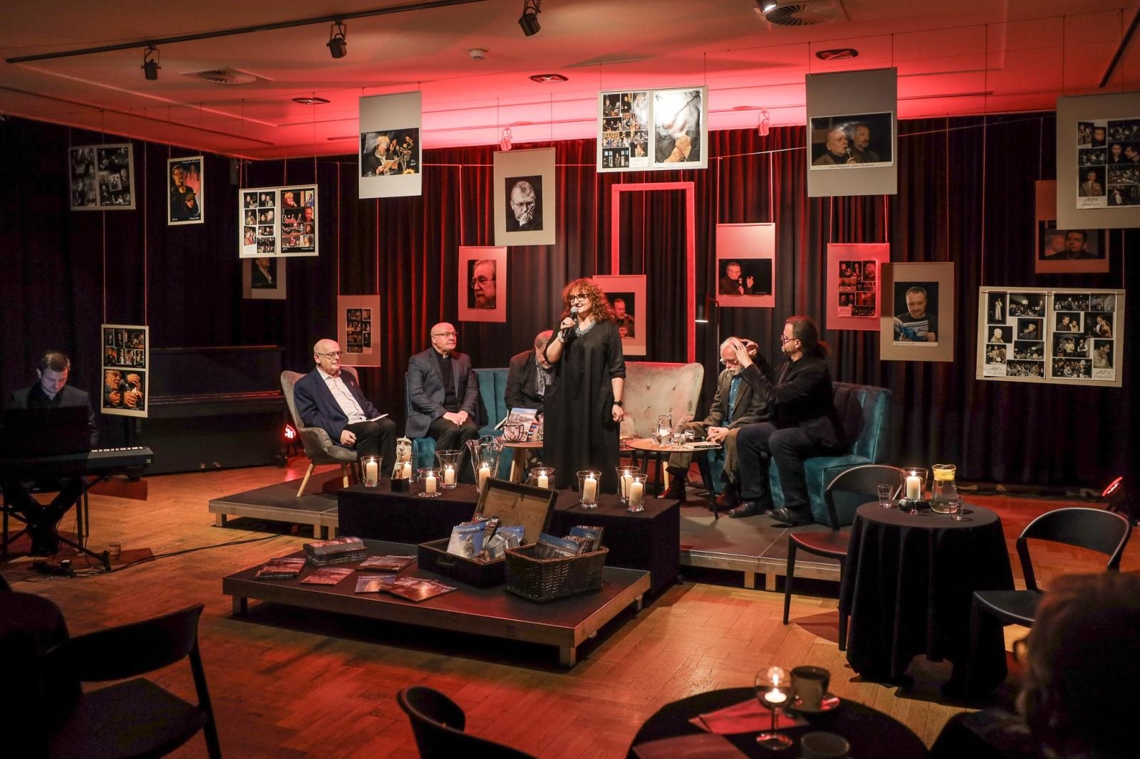 Zdjęcie w galerii na portalu naszraciborz.pl: 40 numerów Almanachu Prowincjonalnego wiadomości z regionu