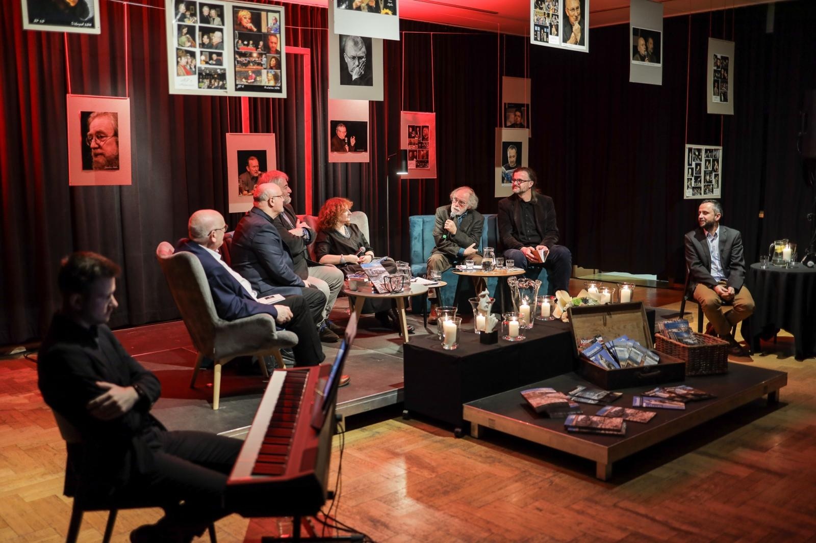 Zdjęcie w galerii na portalu naszraciborz.pl: 40 numerów Almanachu Prowincjonalnego wiadomości z regionu