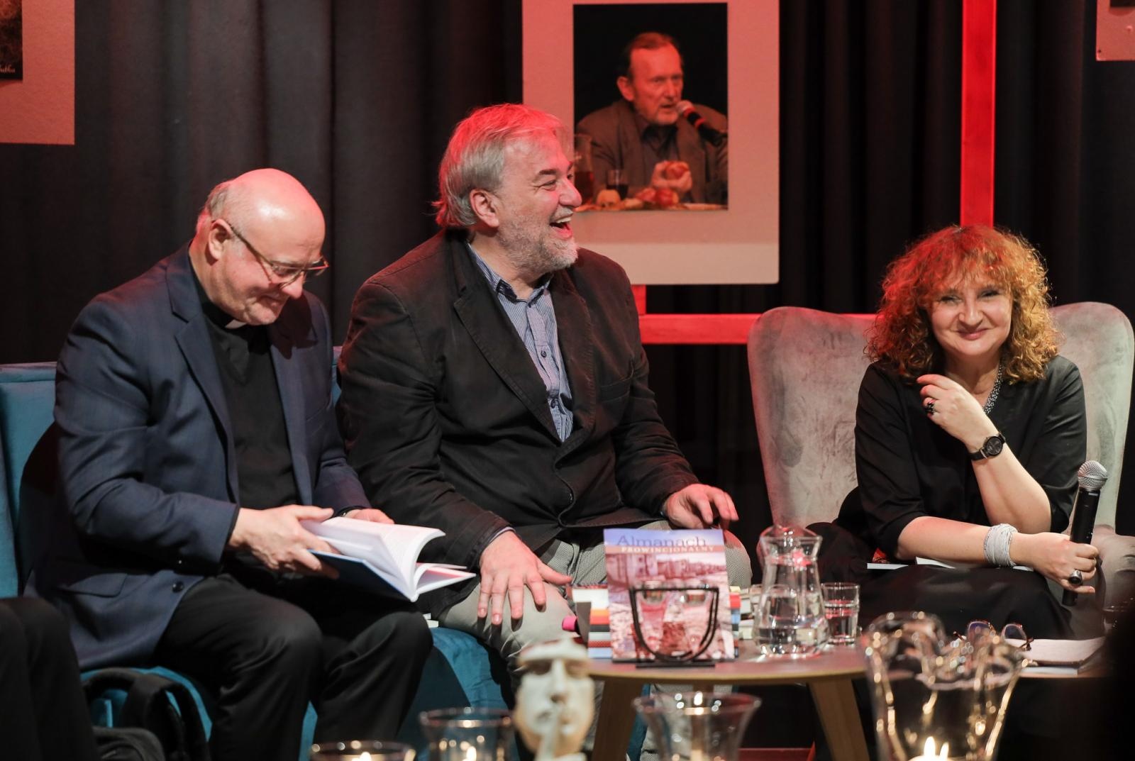 Zdjęcie w galerii na portalu naszraciborz.pl: 40 numerów Almanachu Prowincjonalnego wiadomości z regionu