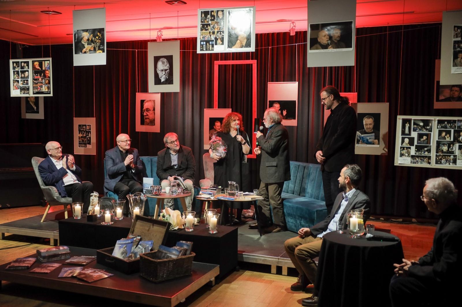 Zdjęcie w galerii na portalu naszraciborz.pl: 40 numerów Almanachu Prowincjonalnego wiadomości z regionu