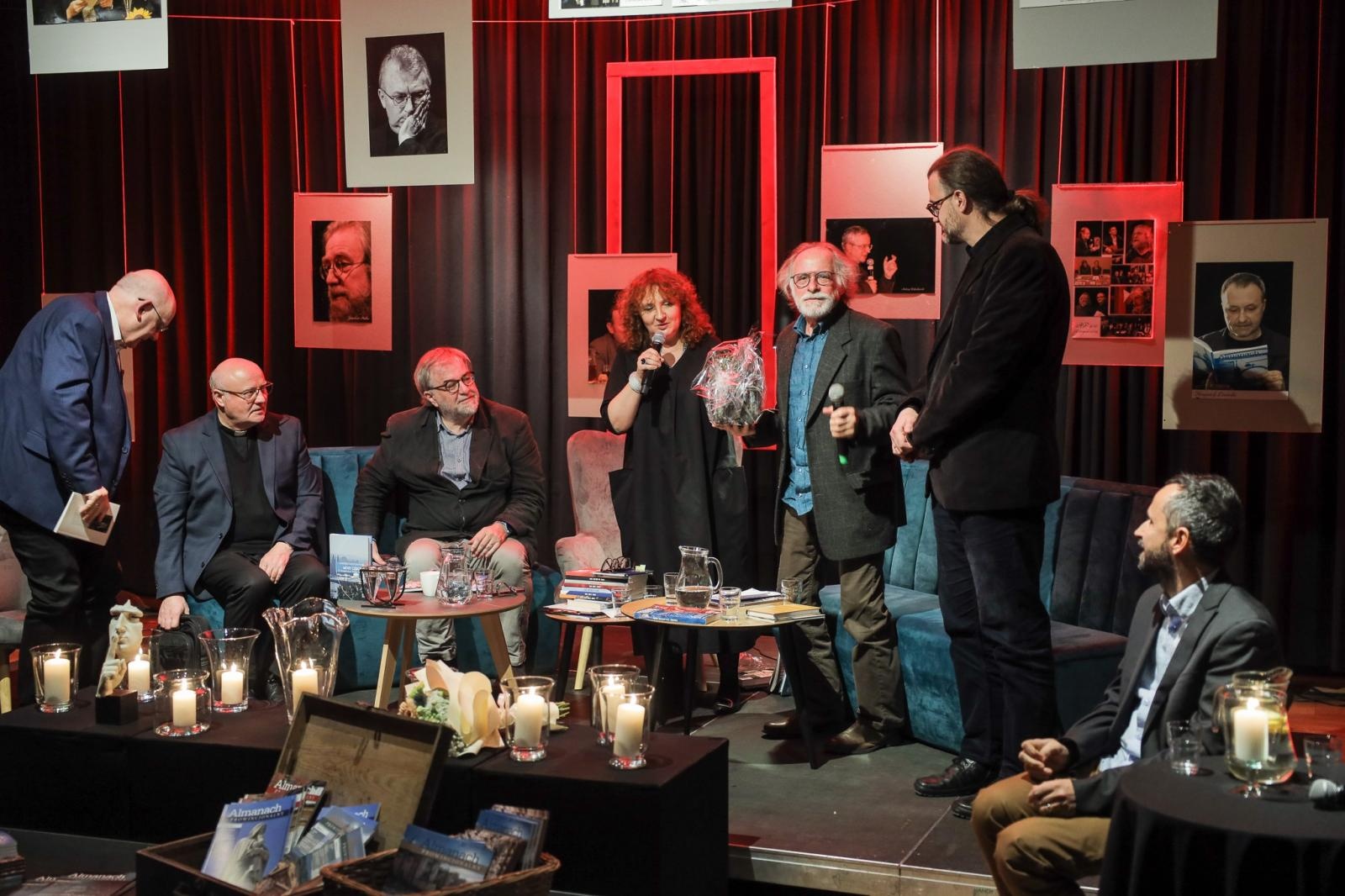 Zdjęcie w galerii na portalu naszraciborz.pl: 40 numerów Almanachu Prowincjonalnego wiadomości z regionu