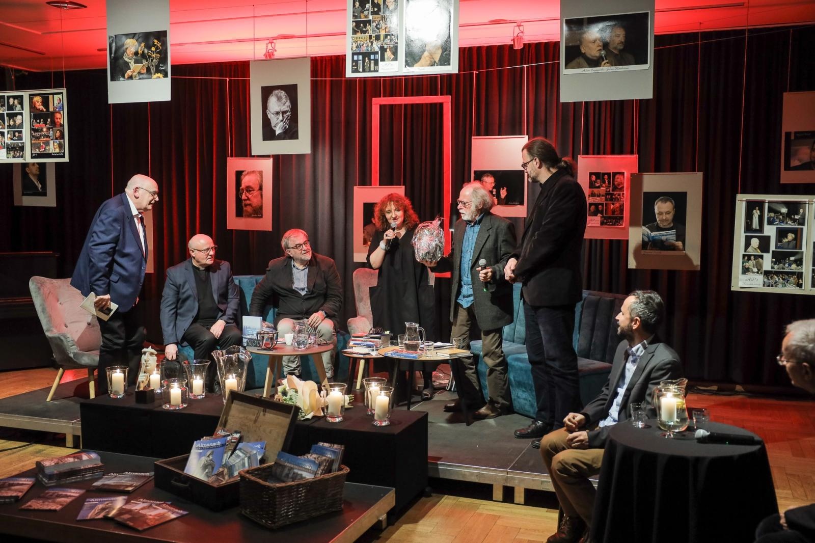 Zdjęcie w galerii na portalu naszraciborz.pl: 40 numerów Almanachu Prowincjonalnego wiadomości z regionu