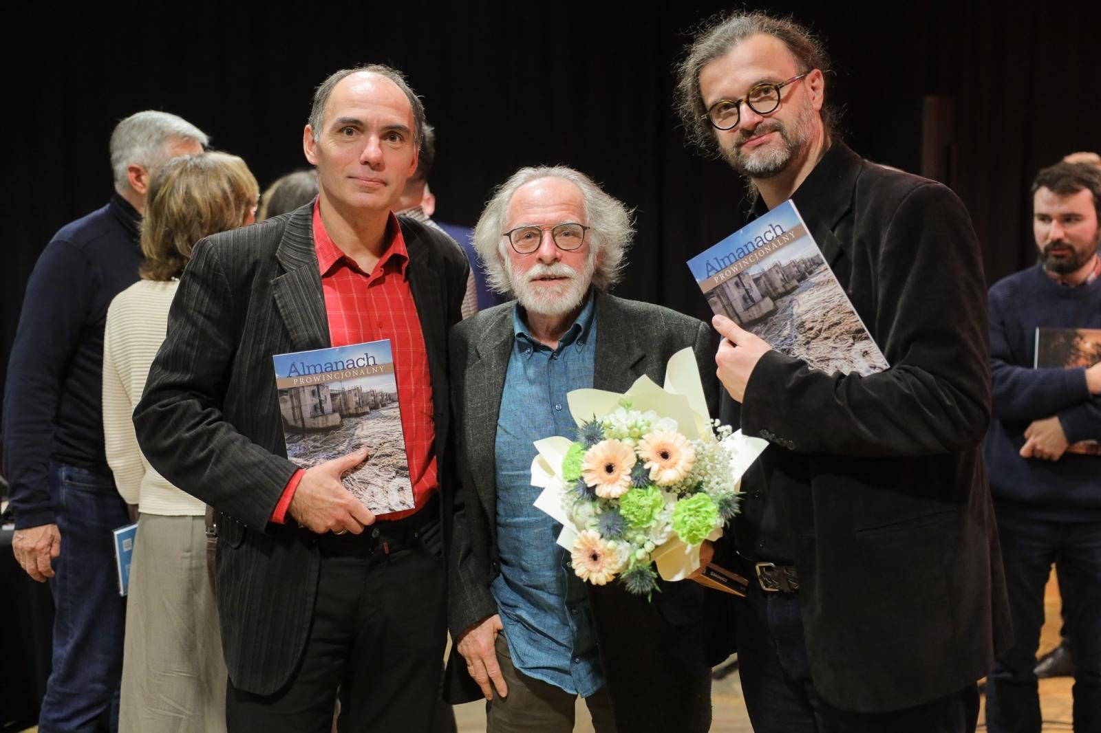 Zdjęcie w galerii na portalu naszraciborz.pl: 40 numerów Almanachu Prowincjonalnego wiadomości z regionu