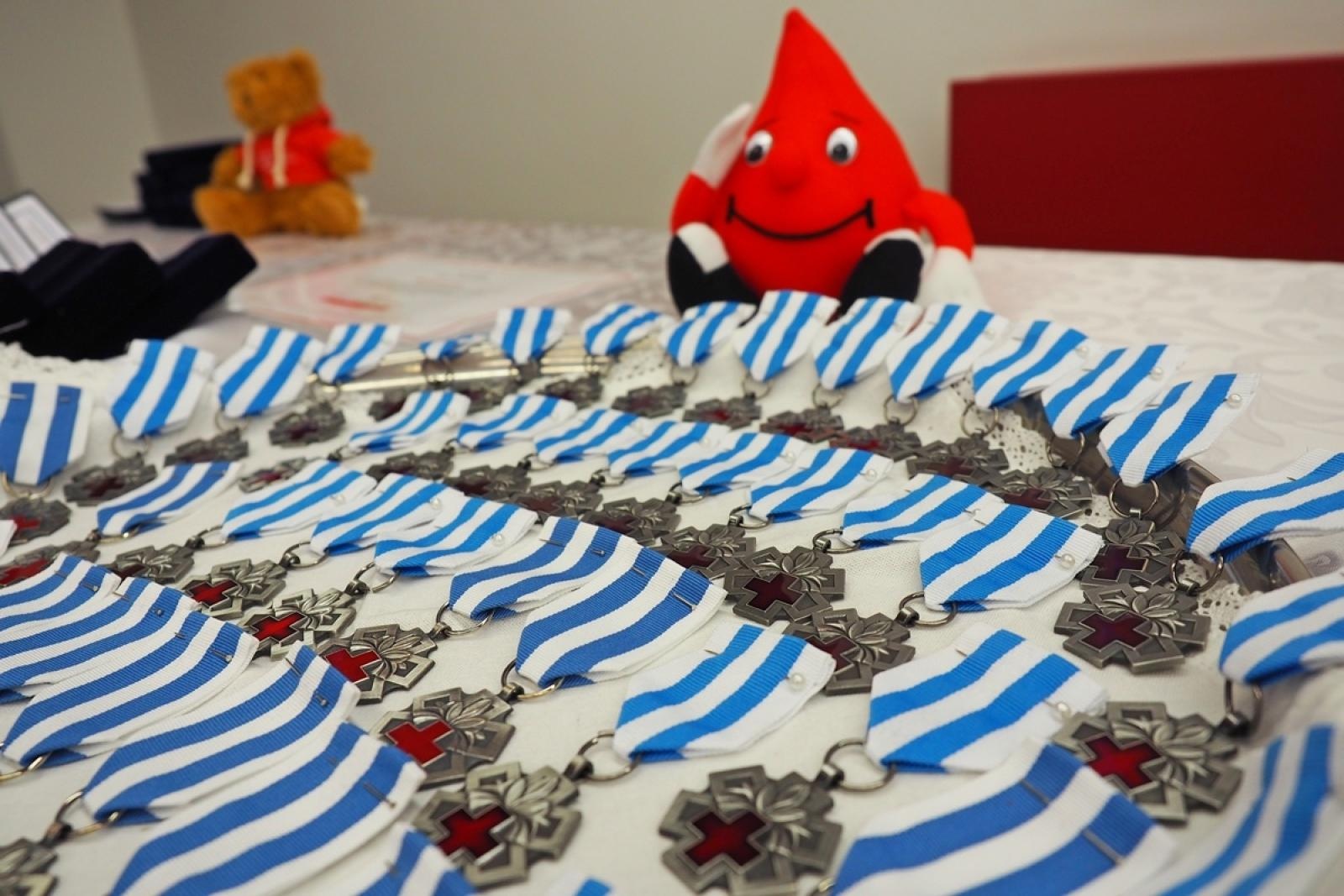 Zdjęcie w galerii na portalu naszraciborz.pl: Odznaczenia Ministra Zdrowia dla Krwiodawców z raciborskiego Centrum Krwiodawstwa wiadomości z regionu