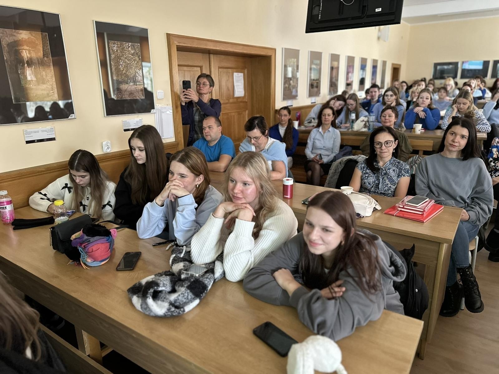 Zdjęcie w galerii na portalu naszraciborz.pl: Konferencja Go Blue for AMR w Akademii Nauk Stosowanych w Raciborzu. Edukacja i świadomość w walce z antybiotykoopornością wiadomości z regionu