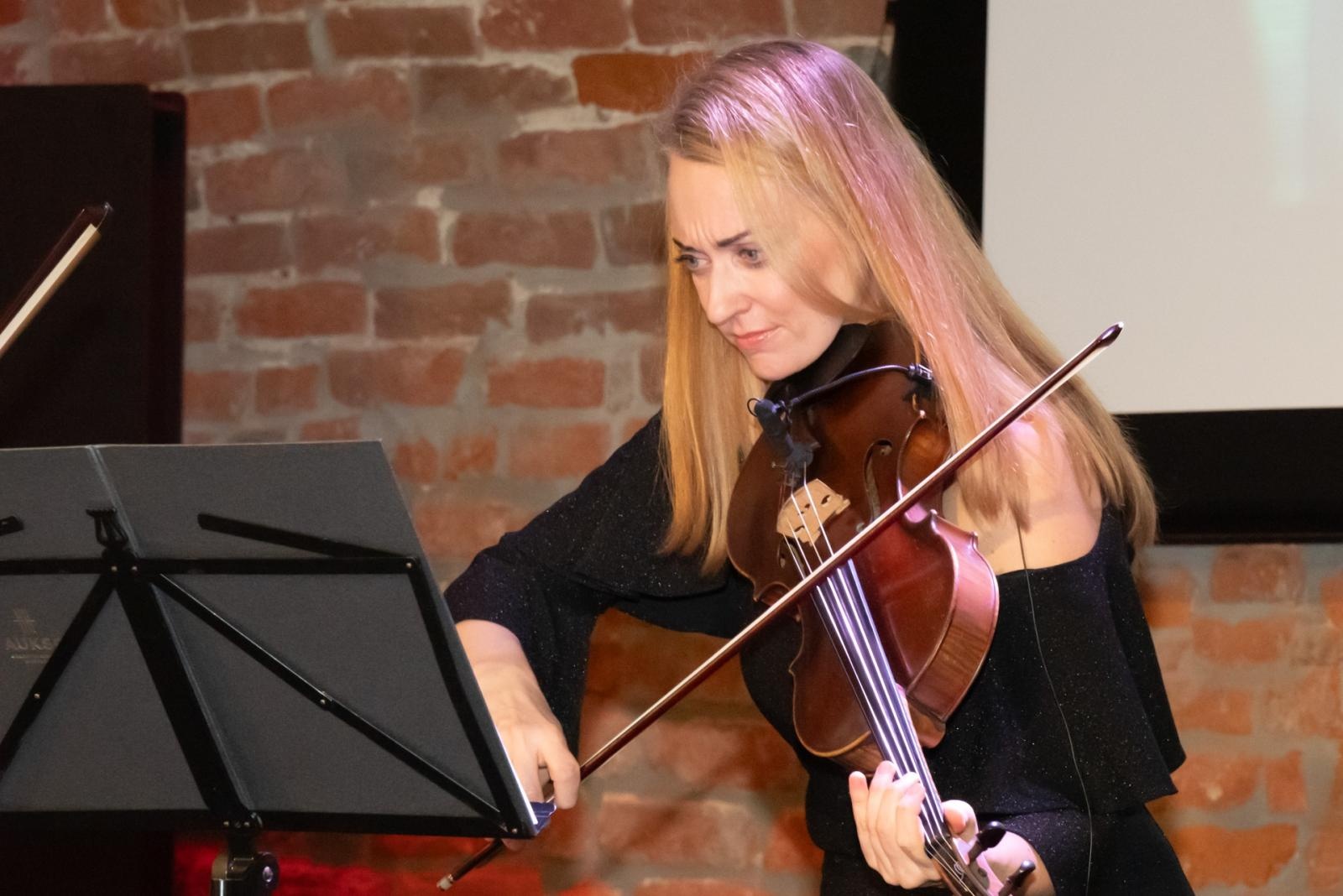 Zdjęcie w galerii na portalu naszraciborz.pl: Wieczór przy Świecach z zespołem SIDORxS-AGE w tworkowskim zamku wiadomości z regionu