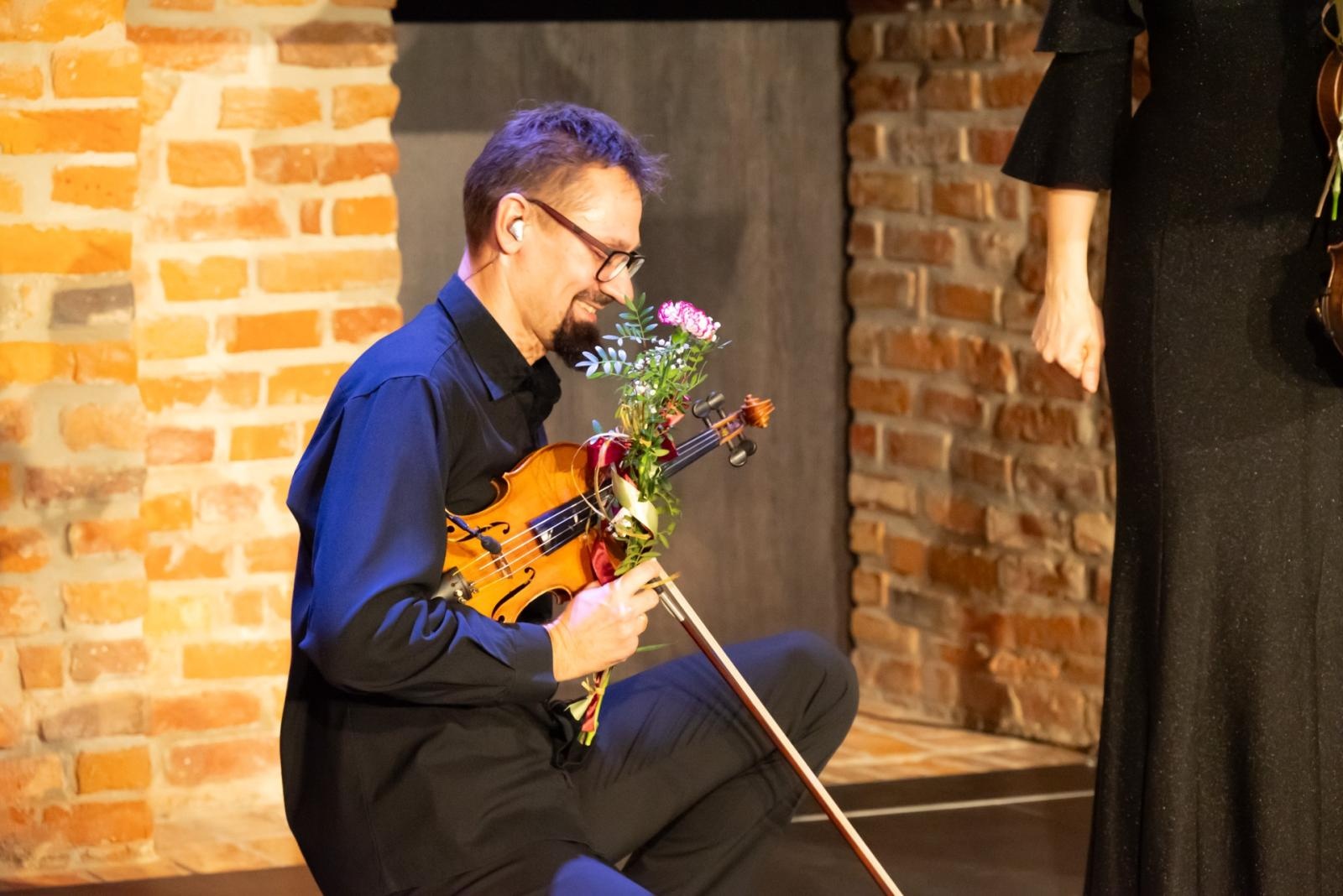 Zdjęcie w galerii na portalu naszraciborz.pl: Wieczór przy Świecach z zespołem SIDORxS-AGE w tworkowskim zamku wiadomości z regionu