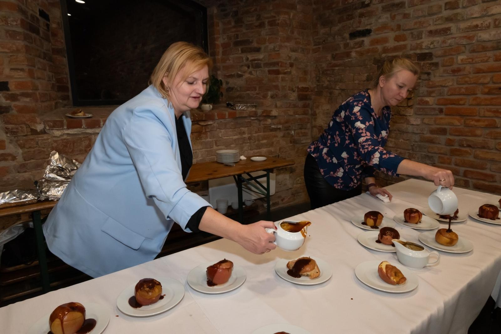 Zdjęcie w galerii na portalu naszraciborz.pl: Wieczór przy Świecach z zespołem SIDORxS-AGE w tworkowskim zamku wiadomości z regionu