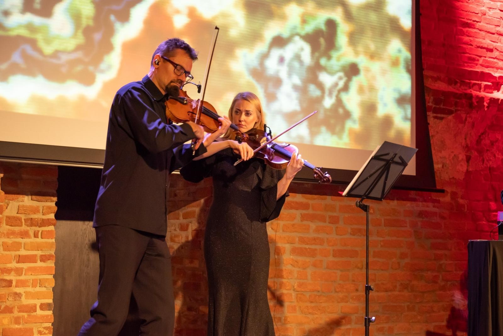 Zdjęcie w galerii na portalu naszraciborz.pl: Wieczór przy Świecach z zespołem SIDORxS-AGE w tworkowskim zamku wiadomości z regionu