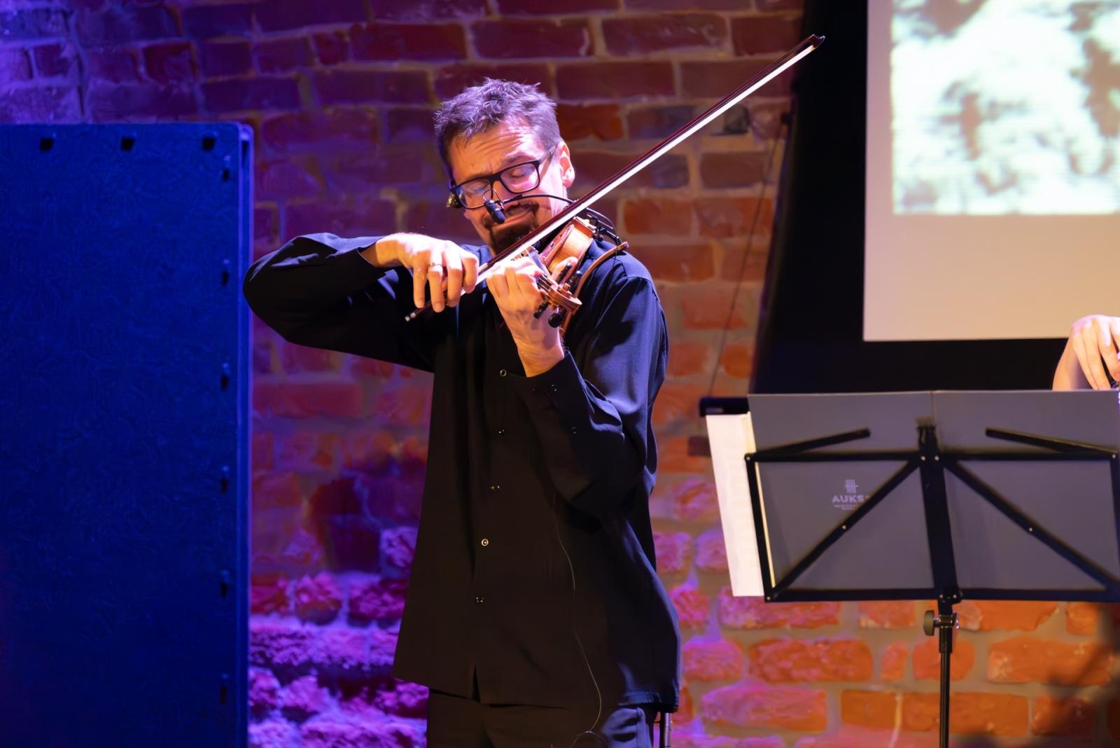 Zdjęcie w galerii na portalu naszraciborz.pl: Wieczór przy Świecach z zespołem SIDORxS-AGE w tworkowskim zamku wiadomości z regionu