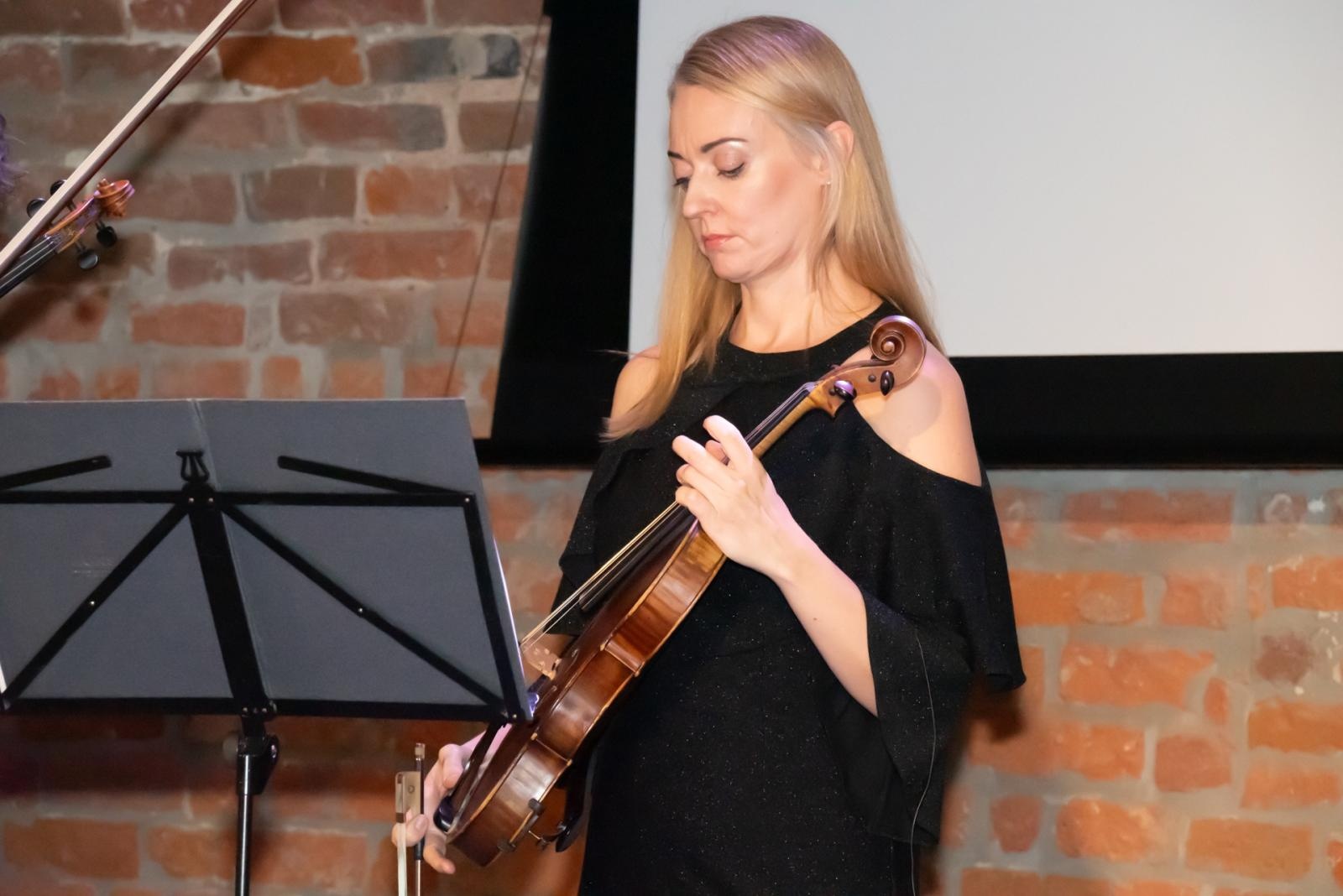 Zdjęcie w galerii na portalu naszraciborz.pl: Wieczór przy Świecach z zespołem SIDORxS-AGE w tworkowskim zamku wiadomości z regionu