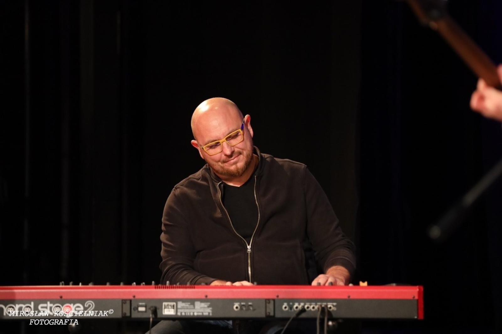 Zdjęcie w galerii na portalu naszraciborz.pl: Muzyczne święto w RCK: Siggy Davis – Gorczyca & Przyjaciele wiadomości z regionu