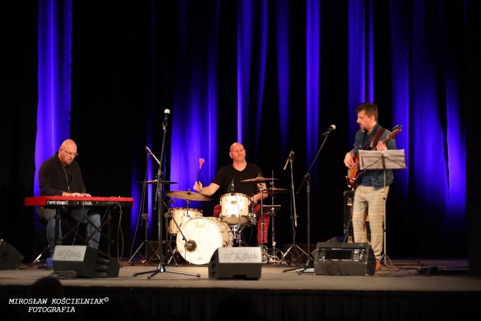 Zdjęcie w galerii na portalu naszraciborz.pl: Muzyczne święto w RCK: Siggy Davis – Gorczyca & Przyjaciele wiadomości z regionu