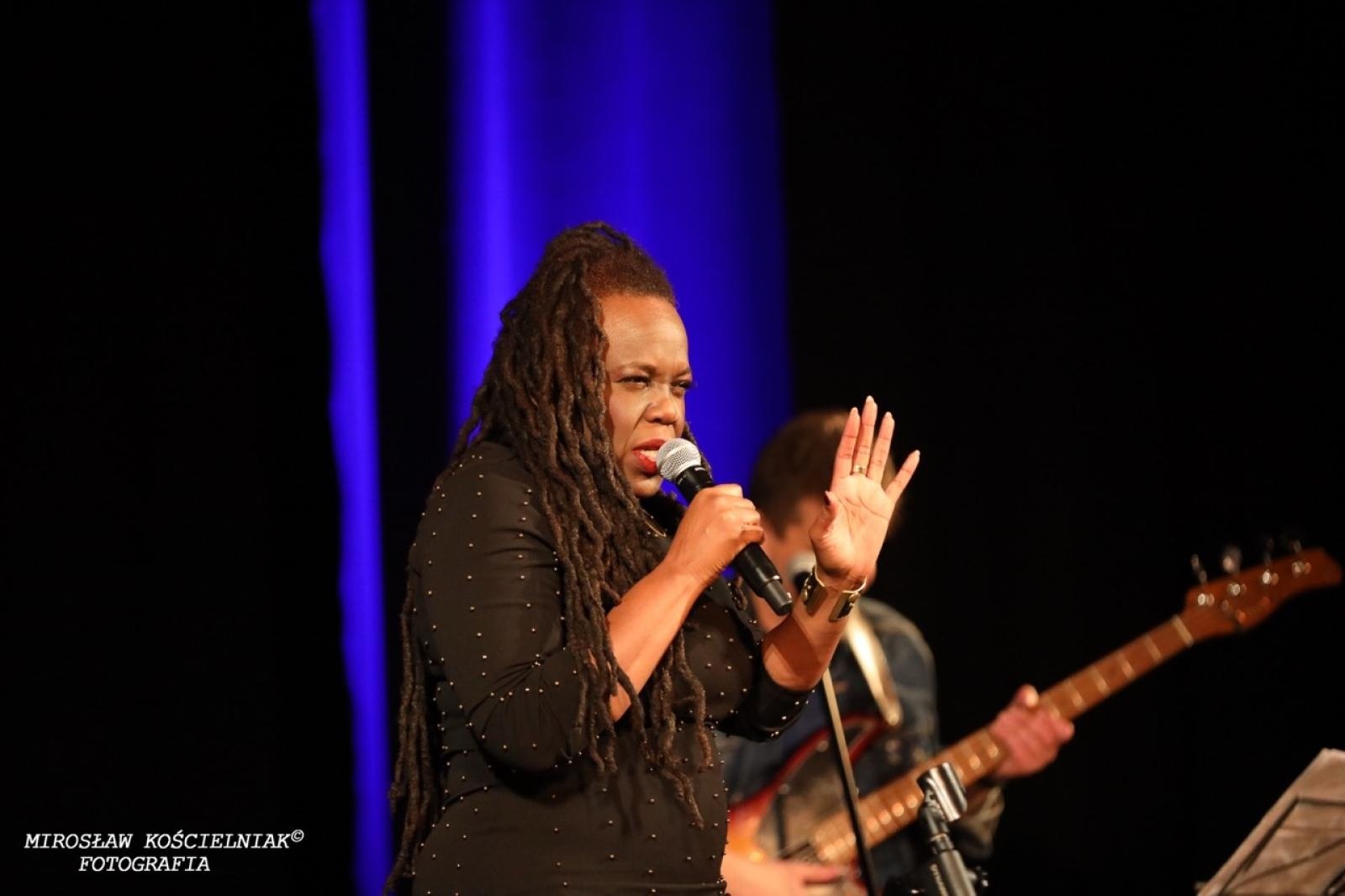 Zdjęcie w galerii na portalu naszraciborz.pl: Muzyczne święto w RCK: Siggy Davis – Gorczyca & Przyjaciele wiadomości z regionu