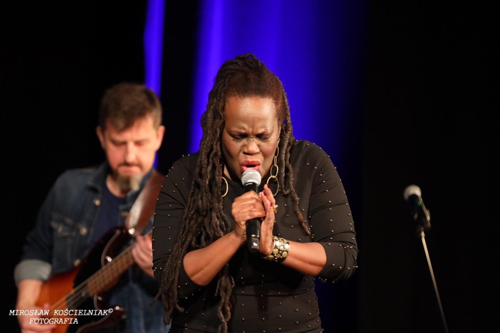 Zdjęcie w galerii na portalu naszraciborz.pl: Muzyczne święto w RCK: Siggy Davis – Gorczyca & Przyjaciele wiadomości z regionu