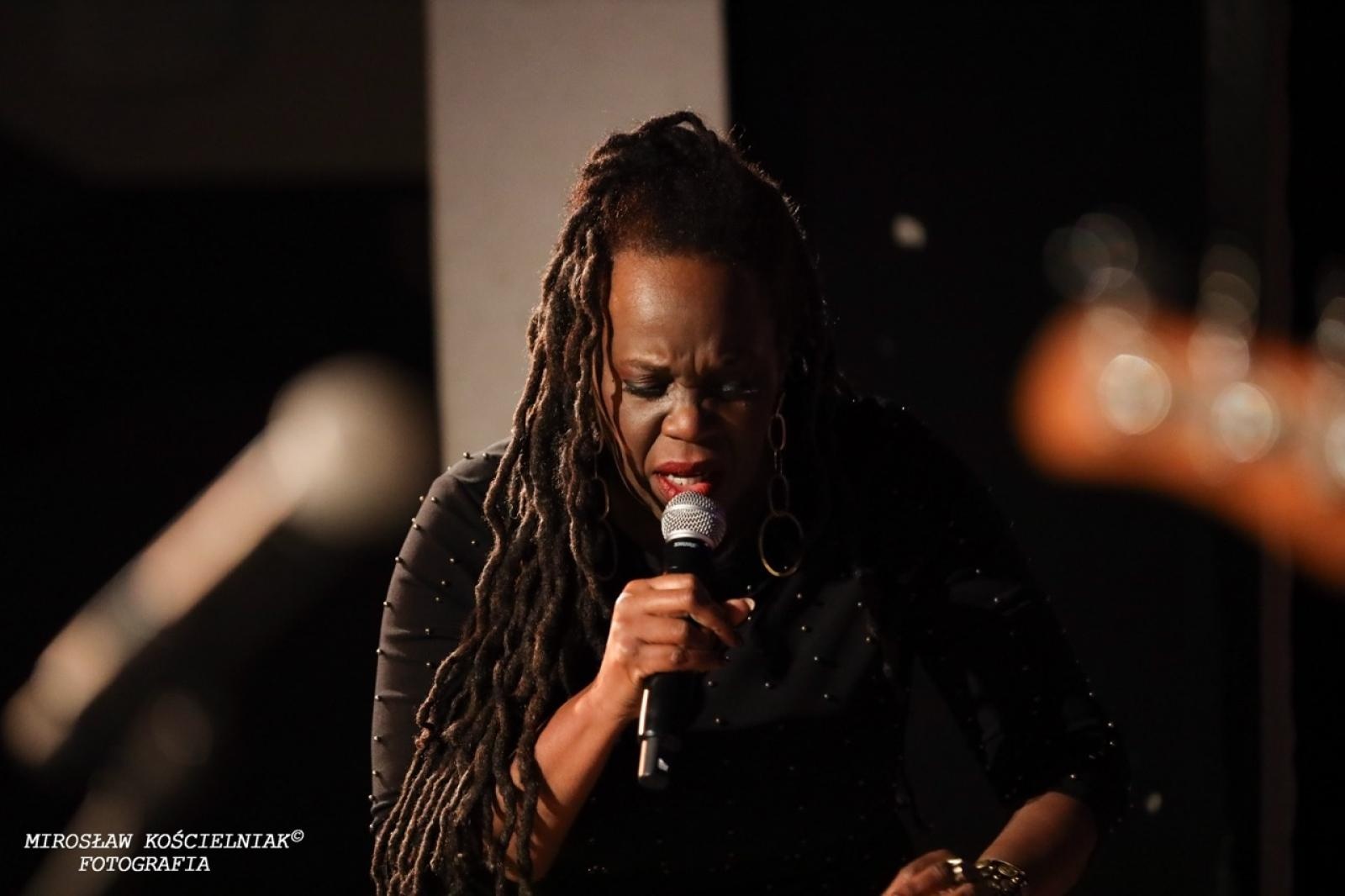 Zdjęcie w galerii na portalu naszraciborz.pl: Muzyczne święto w RCK: Siggy Davis – Gorczyca & Przyjaciele wiadomości z regionu