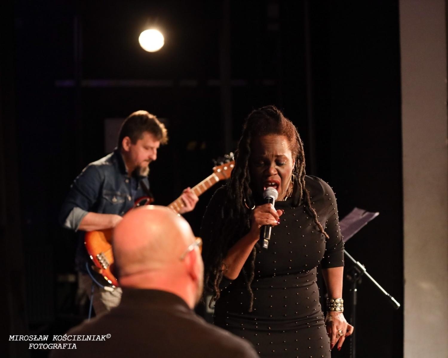 Zdjęcie w galerii na portalu naszraciborz.pl: Muzyczne święto w RCK: Siggy Davis – Gorczyca & Przyjaciele wiadomości z regionu