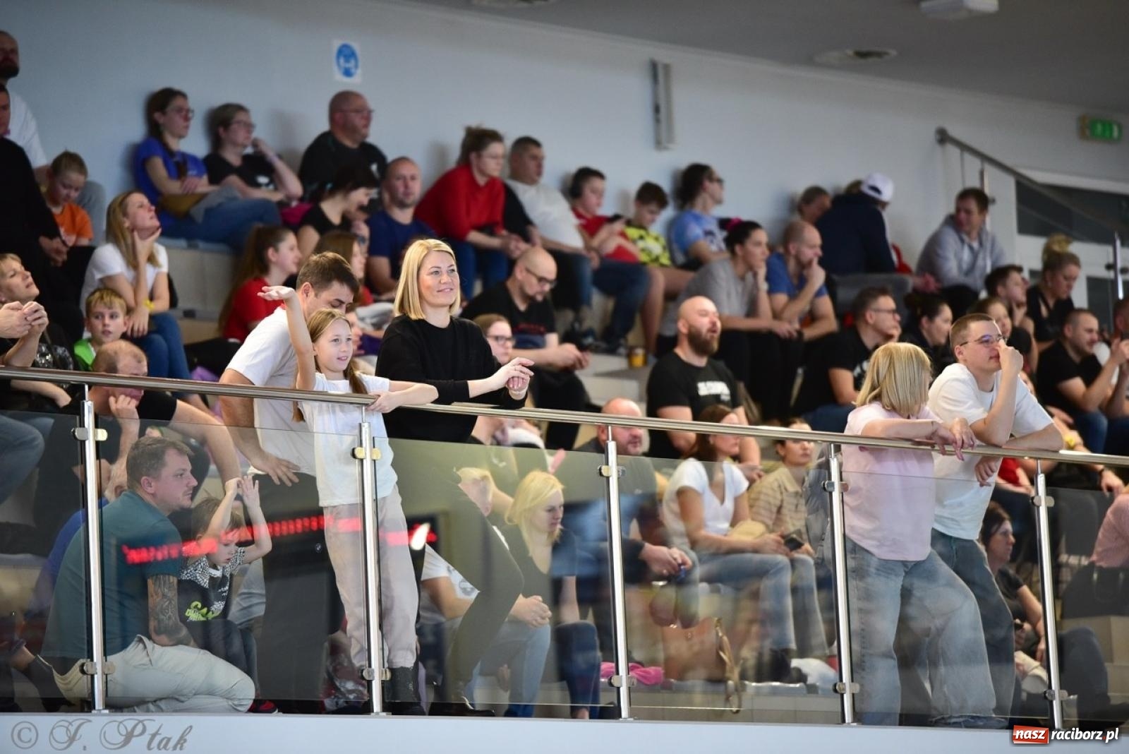 Zdjęcie w galerii na portalu naszraciborz.pl: IV Mistrzostwa Raciborza Szkół Podstawowych w pływaniu – sportowa rywalizacja na H2Ostróg zakończona wiadomości z regionu