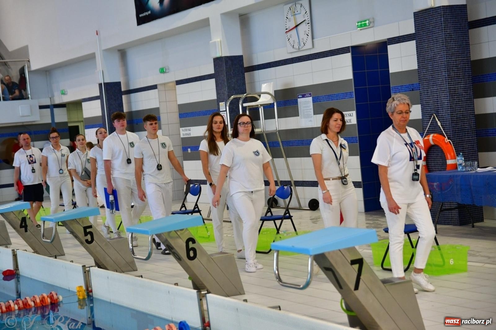 Zdjęcie w galerii na portalu naszraciborz.pl: IV Mistrzostwa Raciborza Szkół Podstawowych w pływaniu – sportowa rywalizacja na H2Ostróg zakończona wiadomości z regionu