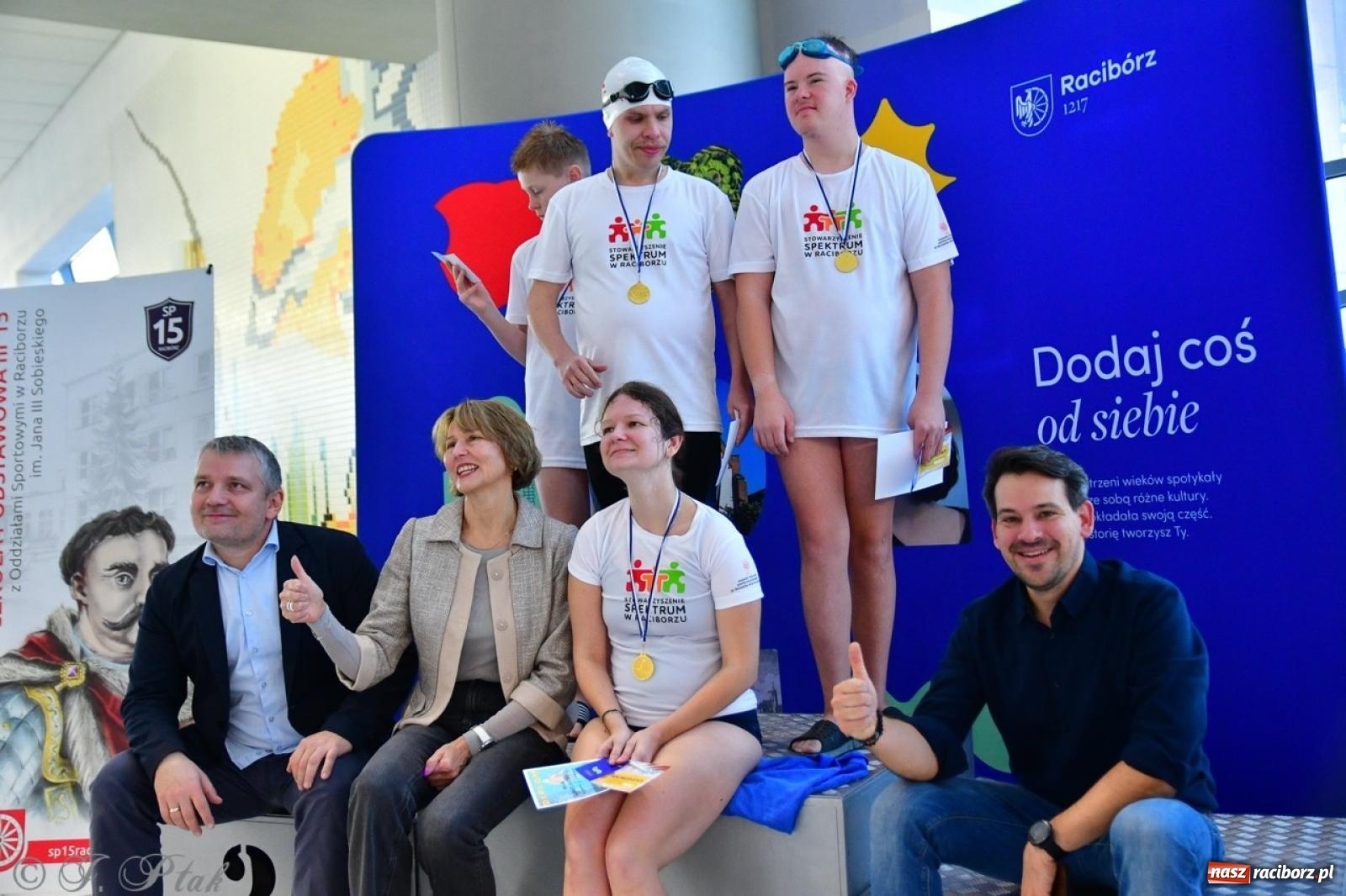 Zdjęcie w galerii na portalu naszraciborz.pl: IV Mistrzostwa Raciborza Szkół Podstawowych w pływaniu – sportowa rywalizacja na H2Ostróg zakończona wiadomości z regionu