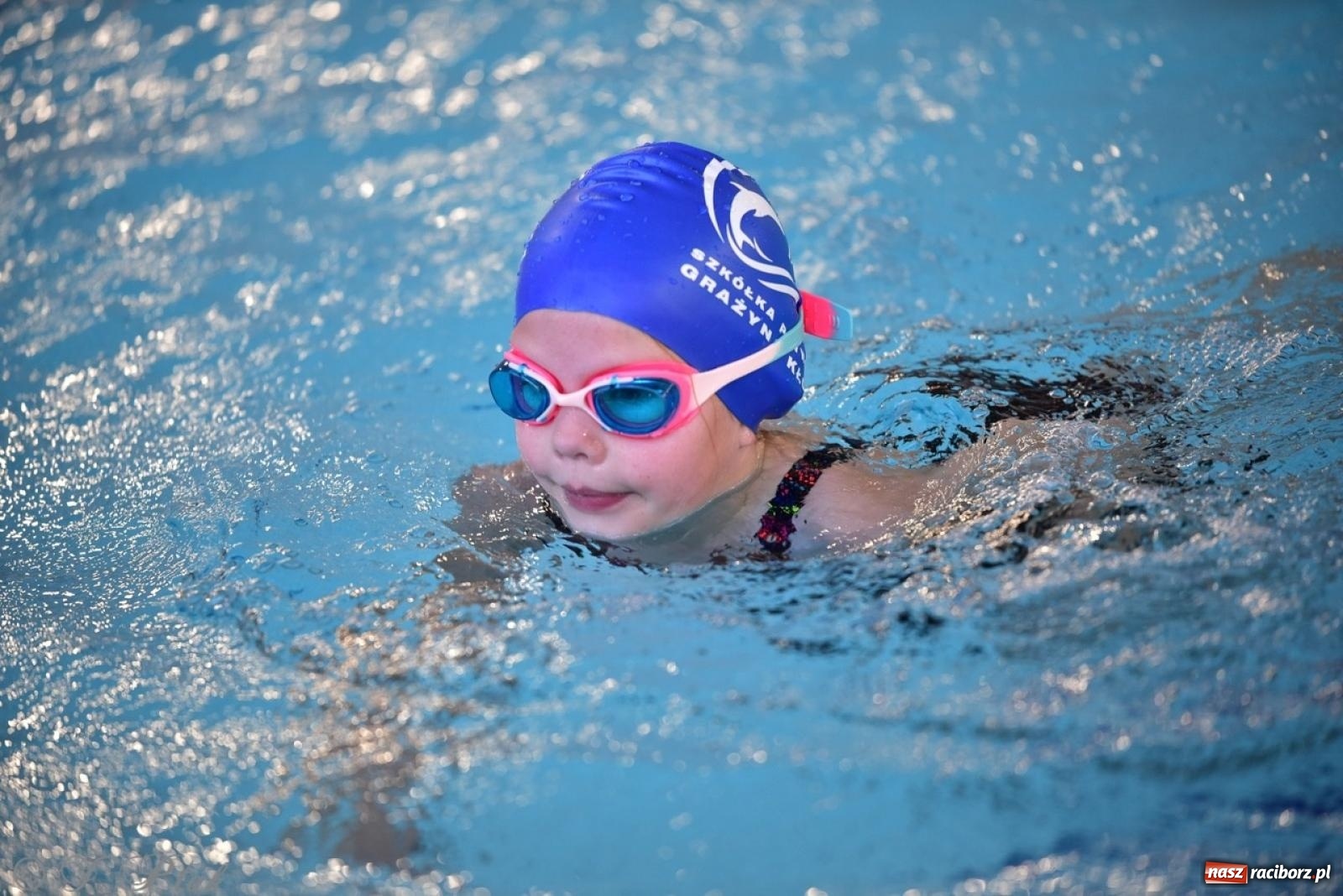 Zdjęcie w galerii na portalu naszraciborz.pl: IV Mistrzostwa Raciborza Szkół Podstawowych w pływaniu – sportowa rywalizacja na H2Ostróg zakończona wiadomości z regionu