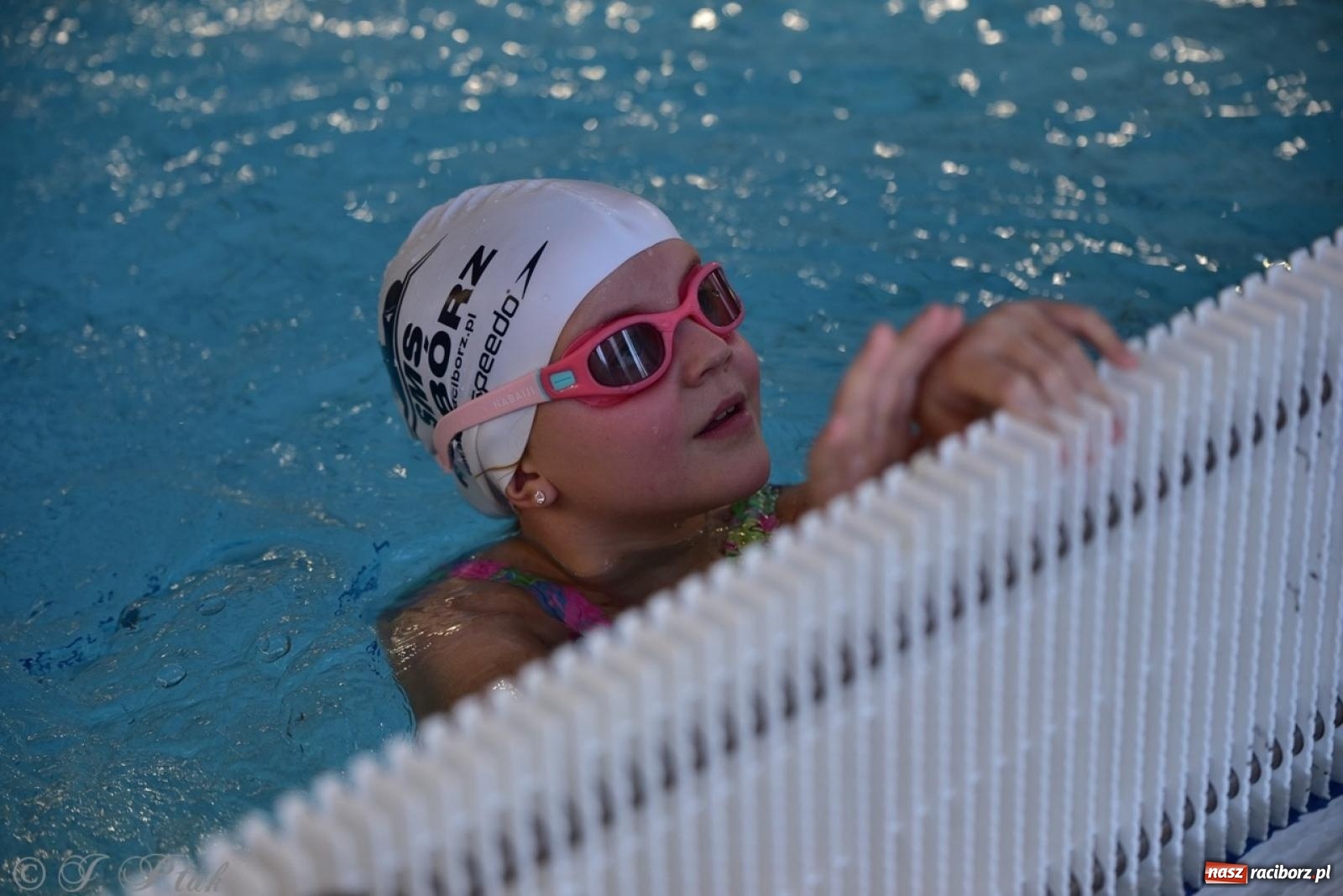 Zdjęcie w galerii na portalu naszraciborz.pl: IV Mistrzostwa Raciborza Szkół Podstawowych w pływaniu – sportowa rywalizacja na H2Ostróg zakończona wiadomości z regionu