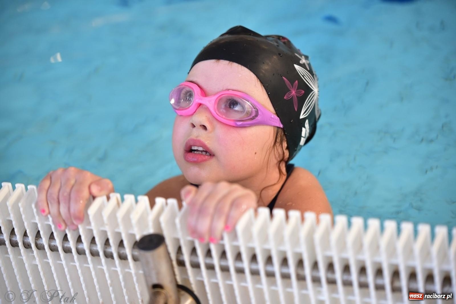 Zdjęcie w galerii na portalu naszraciborz.pl: IV Mistrzostwa Raciborza Szkół Podstawowych w pływaniu – sportowa rywalizacja na H2Ostróg zakończona wiadomości z regionu