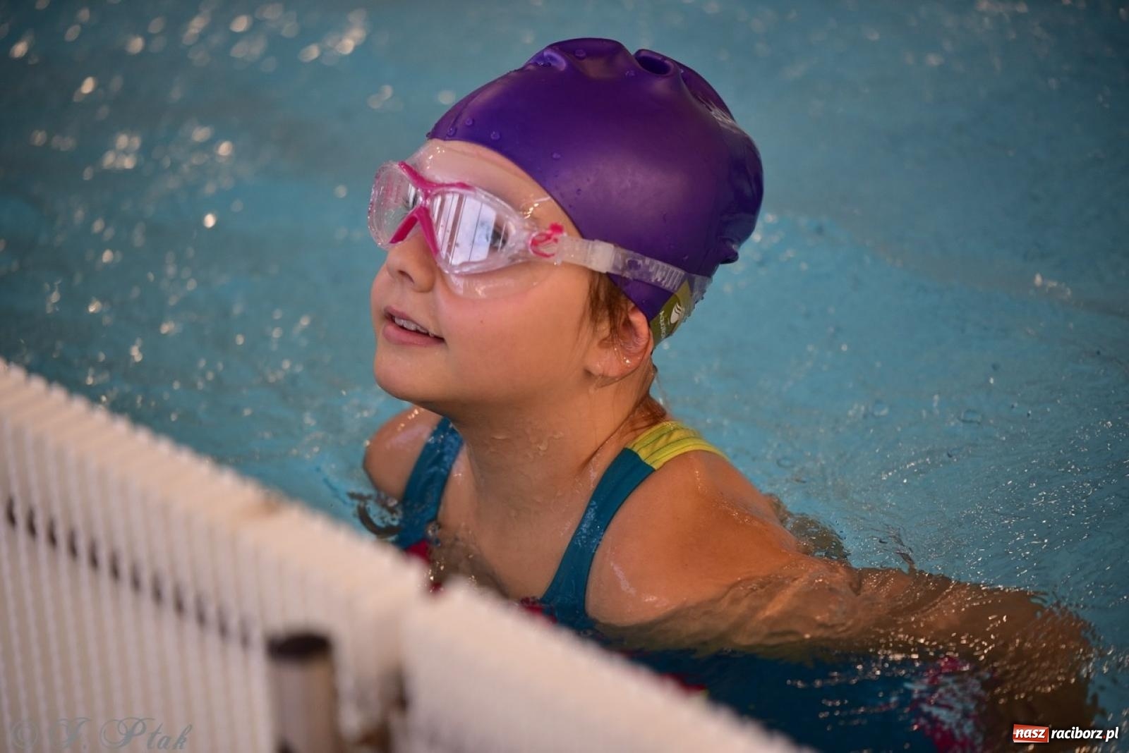 Zdjęcie w galerii na portalu naszraciborz.pl: IV Mistrzostwa Raciborza Szkół Podstawowych w pływaniu – sportowa rywalizacja na H2Ostróg zakończona wiadomości z regionu