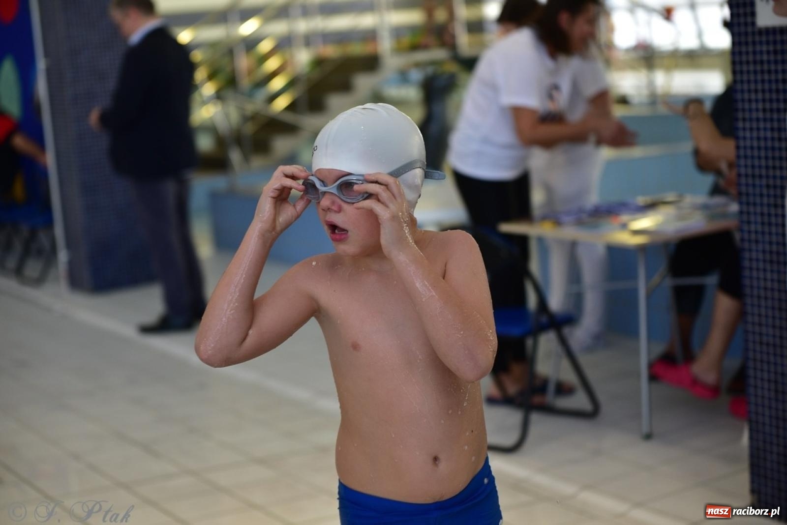 Zdjęcie w galerii na portalu naszraciborz.pl: IV Mistrzostwa Raciborza Szkół Podstawowych w pływaniu – sportowa rywalizacja na H2Ostróg zakończona wiadomości z regionu