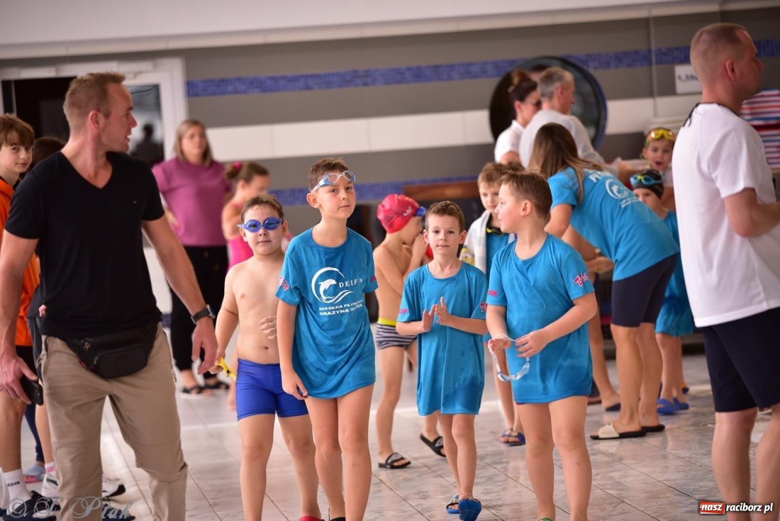 Zdjęcie w galerii na portalu naszraciborz.pl: IV Mistrzostwa Raciborza Szkół Podstawowych w pływaniu – sportowa rywalizacja na H2Ostróg zakończona wiadomości z regionu