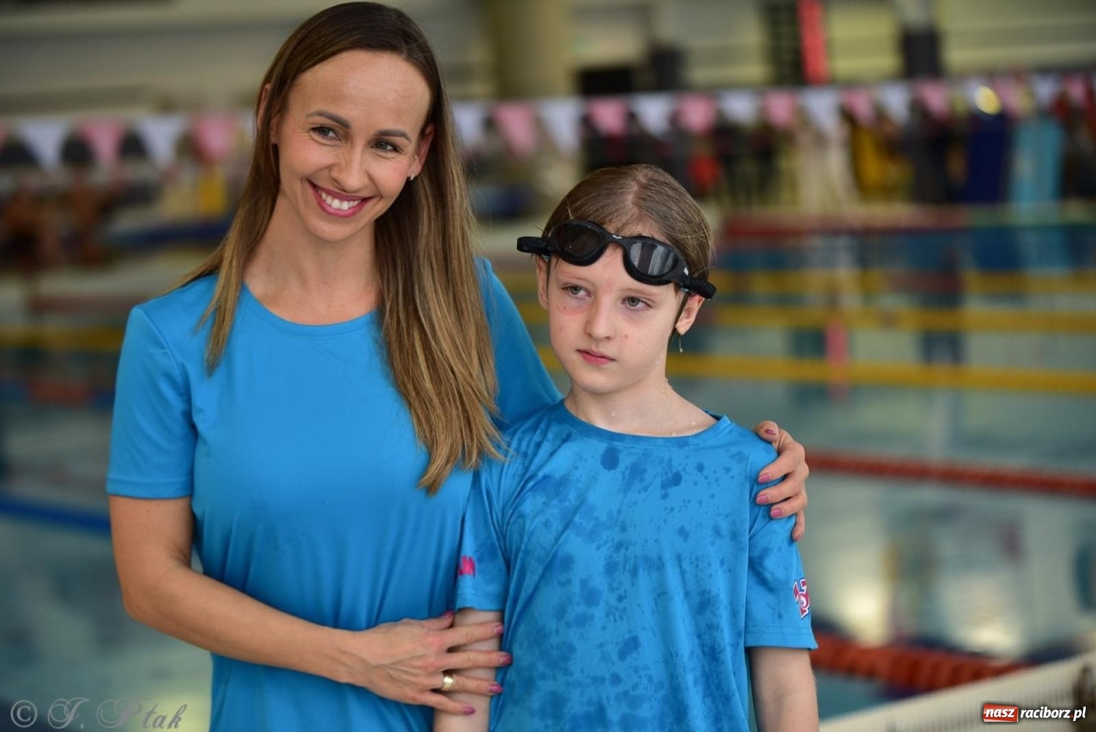 Zdjęcie w galerii na portalu naszraciborz.pl: IV Mistrzostwa Raciborza Szkół Podstawowych w pływaniu – sportowa rywalizacja na H2Ostróg zakończona wiadomości z regionu